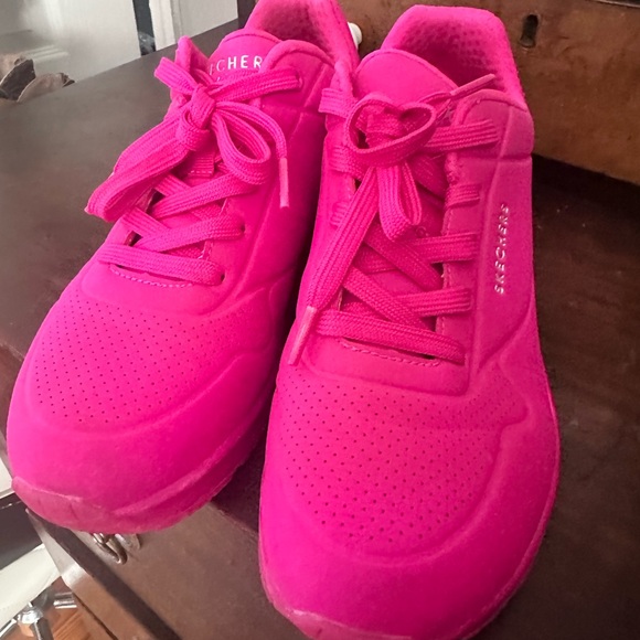 HOT PINK!! Sketchers Uno minimal wear! - Picture 2 of 2